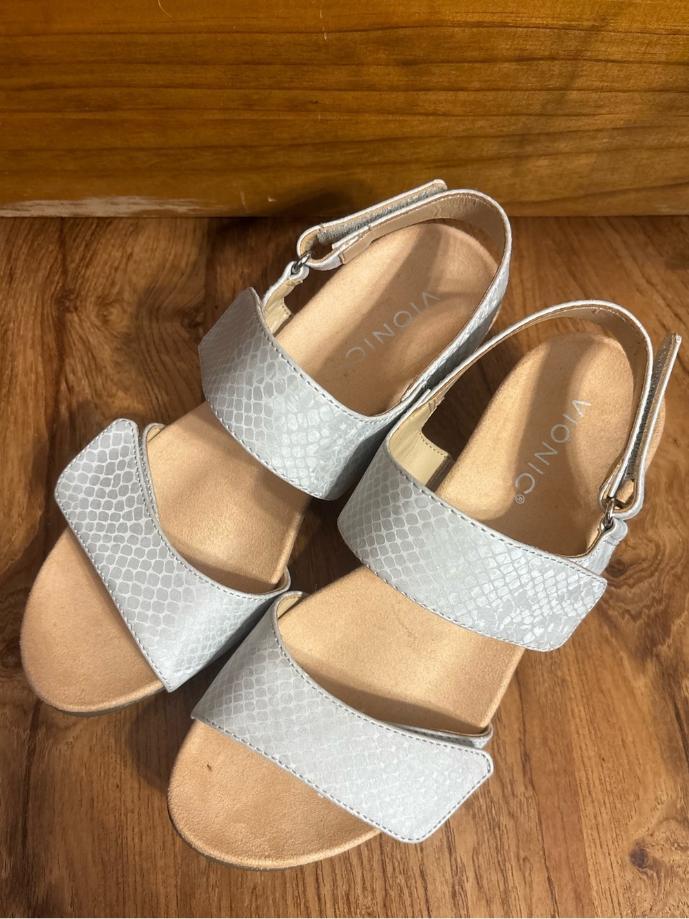 Vionic Kanya Wedge Sandal size 7